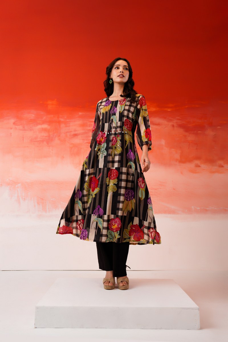 Mulcotton Kurta Pant with Hand-Drawn Floral Print & Coin Detailing